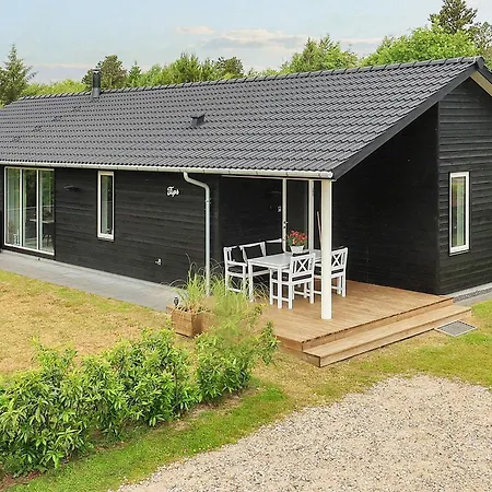 Semesterbostad 6 Person In Hals
