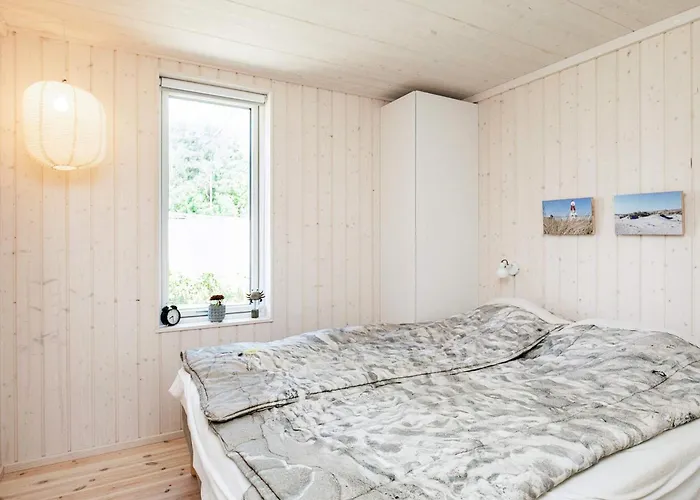 Semesterbostad 6 Person In Hals